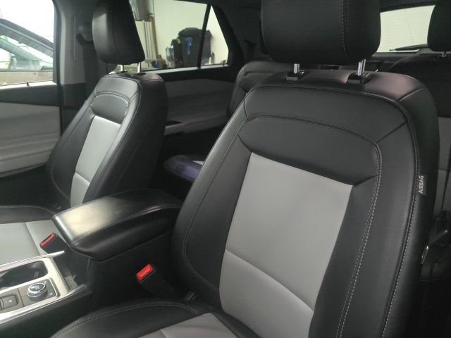 Used 2023 Ford Explorer XLT w/ Equipment Group 202A image 17