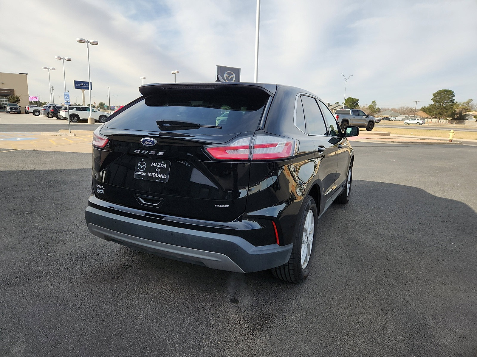 Used 2024 Ford Edge SEL image 7