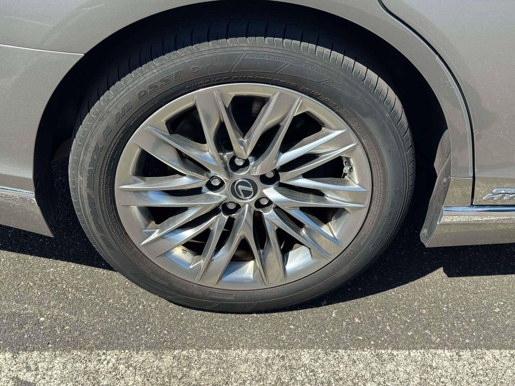 Used 2018 Lexus LS 500h AWD image 10