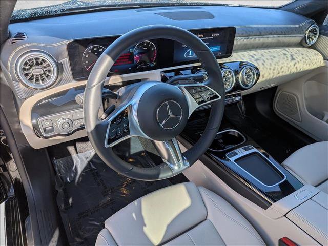 Used 2025 Mercedes-Benz CLA 250 image 10