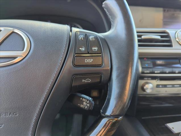 Used 2013 Lexus LS 460 w/ Ultra Luxury Pkg image 14