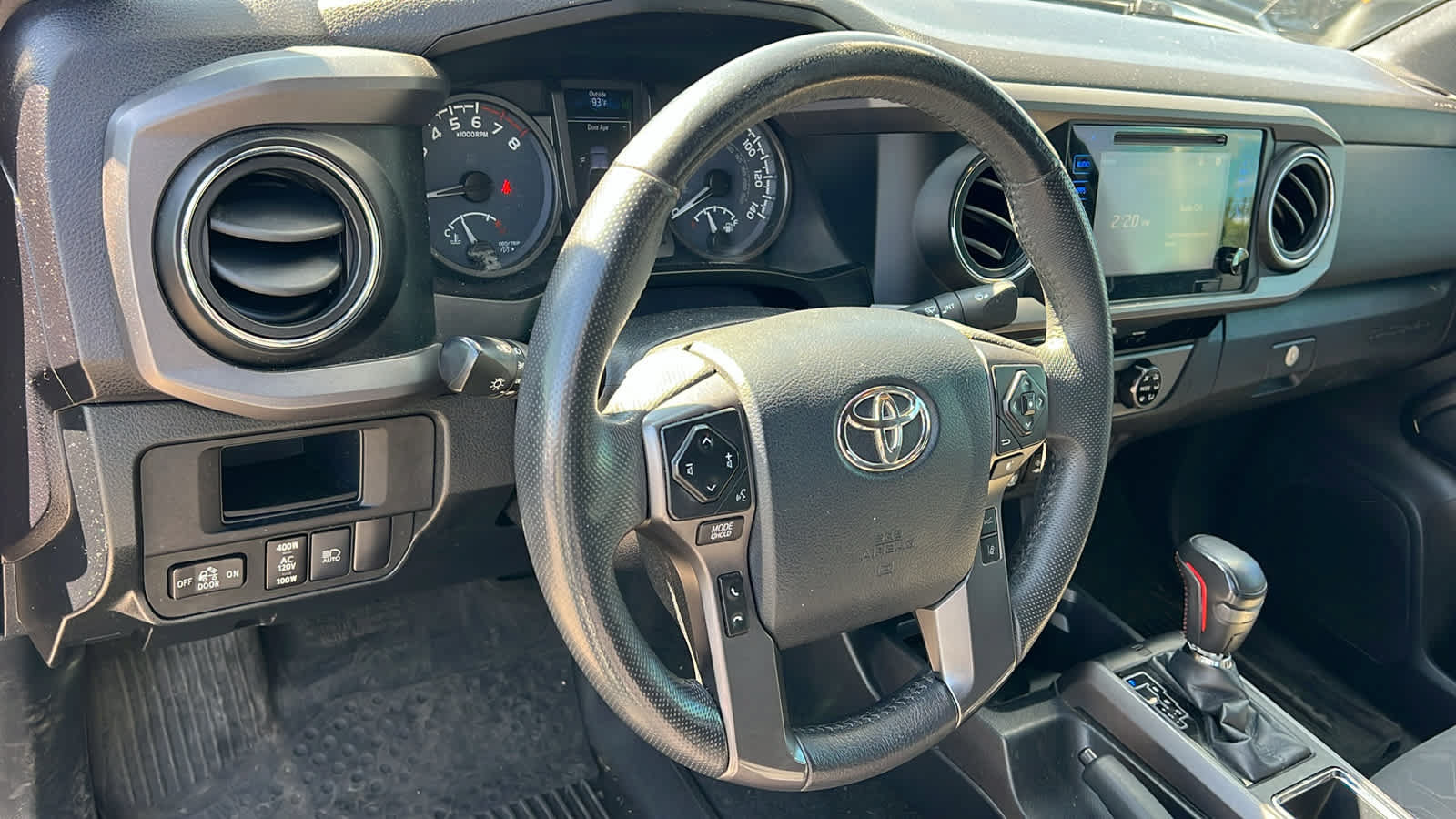 Used 2018 Toyota Tacoma TRD Sport w/ Technology Package AWD/4WD image 10