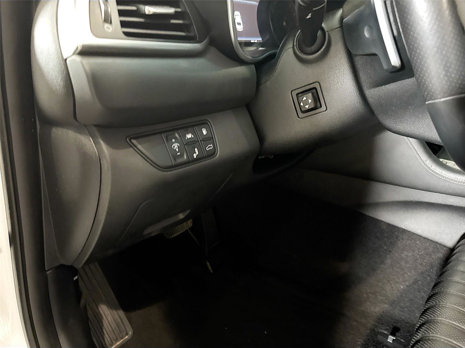 Used 2020 Genesis G70 2.0T w/ Elite Package AWD/4WD image 7