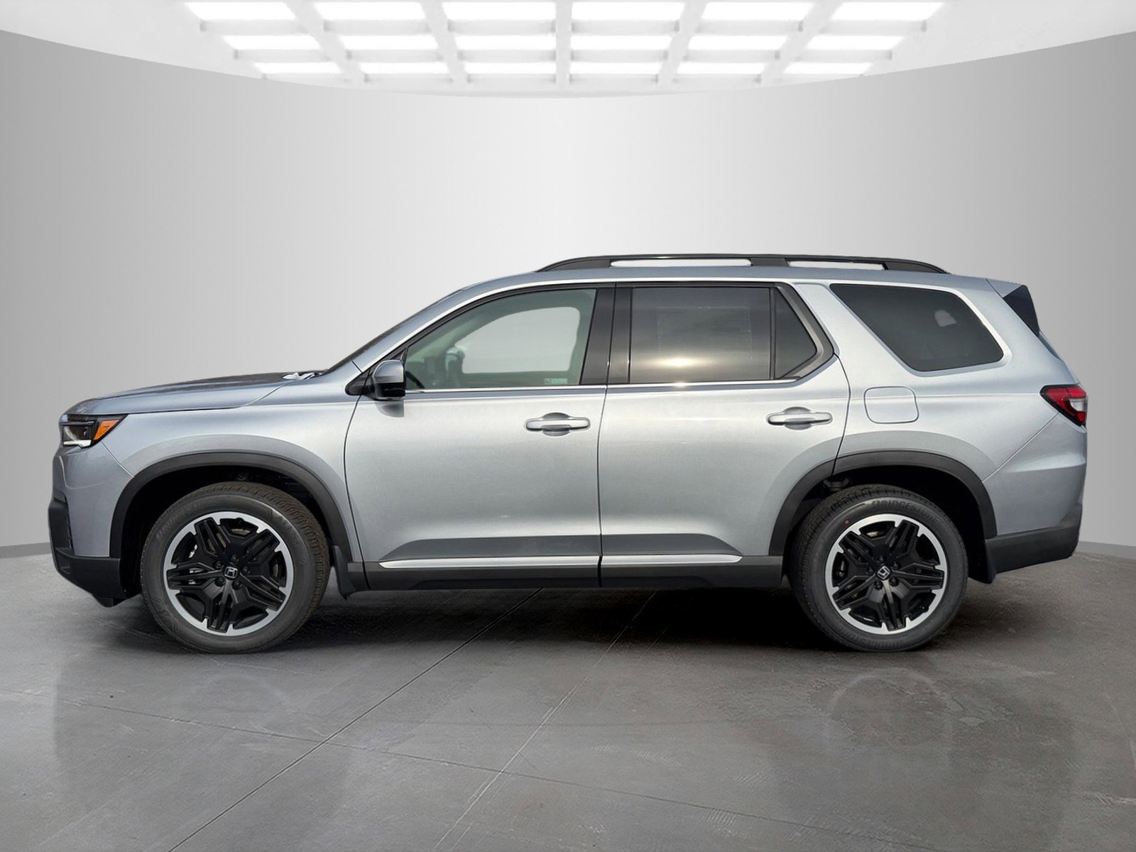 New 2026 Honda Pilot Touring image 3