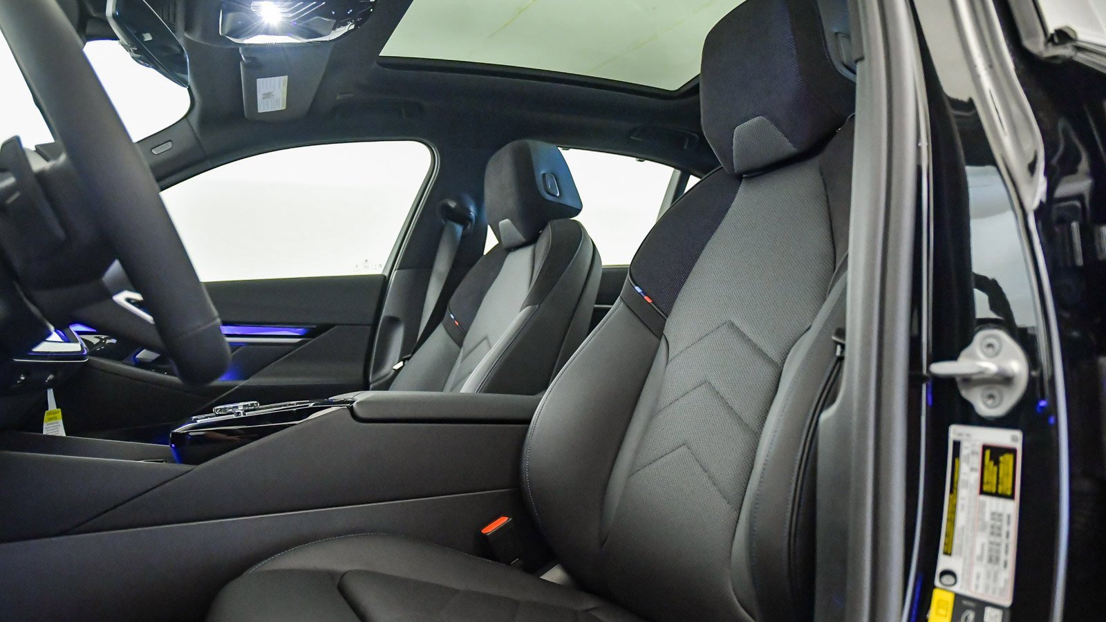 New 2026 BMW 550e xDrive w/ Executive Package image 20