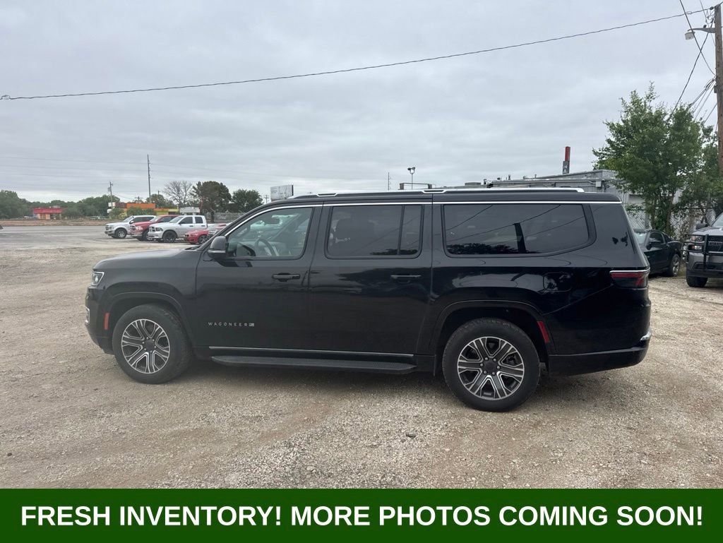 Used 2024 Jeep Wagoneer L Series II w/ Flexible Seating Group RWD image 5
