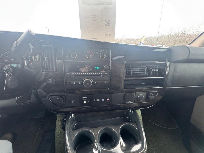 Used 2015 Chevrolet Express 2500 image 27