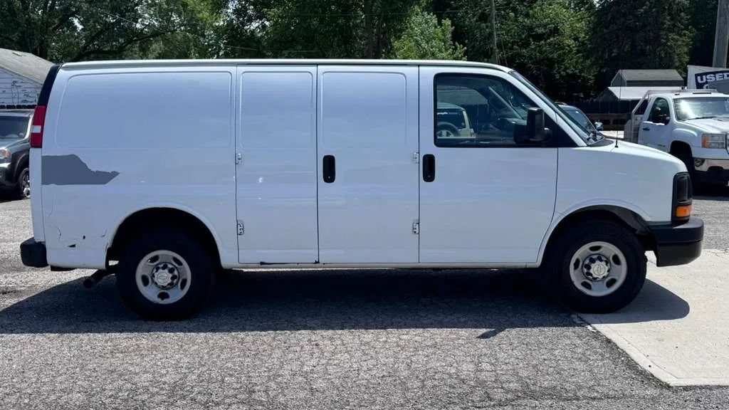 Used 2016 Chevrolet Express 2500 RWD image 7