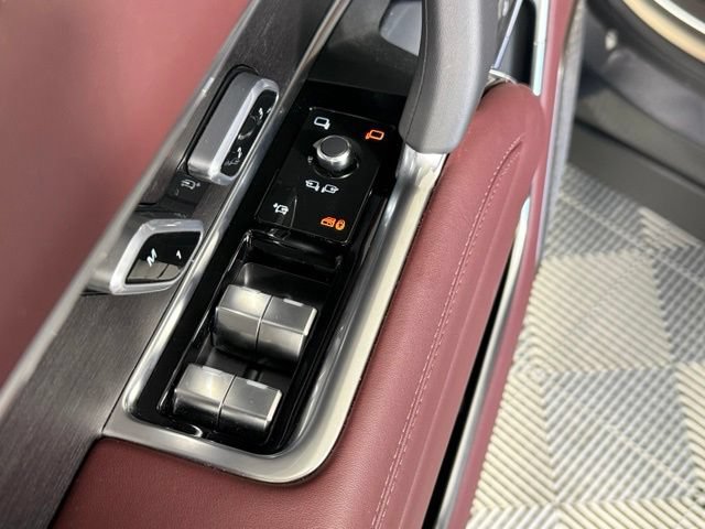 Used 2025 Land Rover Range Rover Autobiography AWD/4WD image 29
