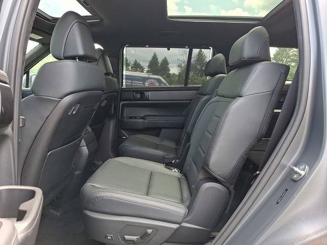 Used 2024 Hyundai Santa Fe Calligraphy AWD/4WD image 10