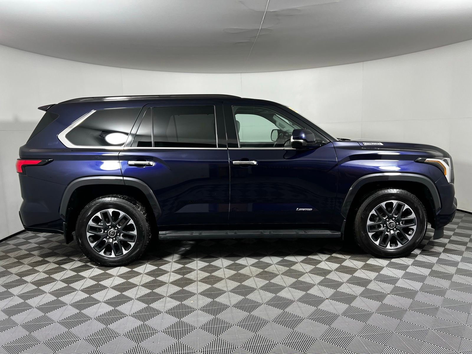 Certified 2023 Toyota Sequoia Limited image 4