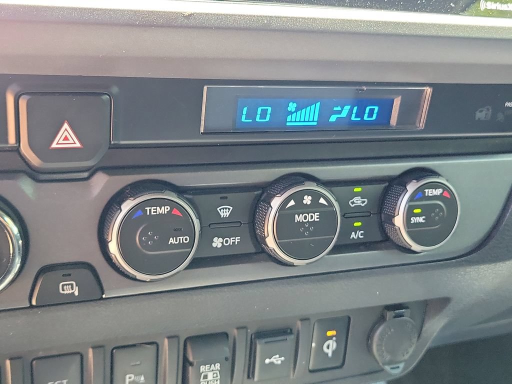 Used 2022 Toyota Tacoma TRD Off-Road w/ Technology Package AWD/4WD image 33