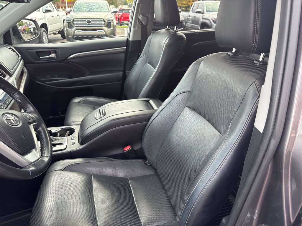 Used 2019 Toyota Highlander Limited AWD/4WD image 12