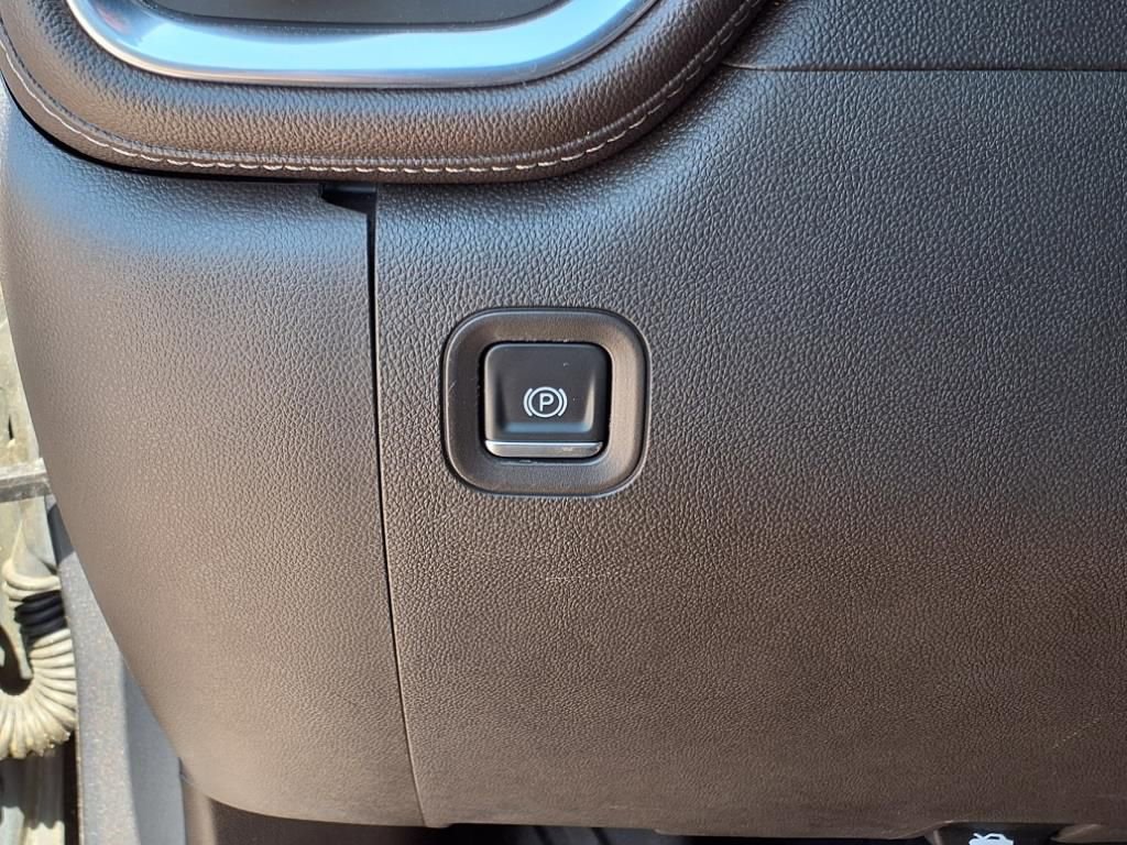 Used 2020 Chevrolet Silverado 1500 RST w/ All-Star Edition image 22