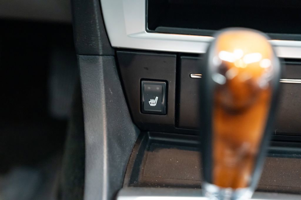 Used 2006 Chrysler 300 C w/ Protection Group II image 13