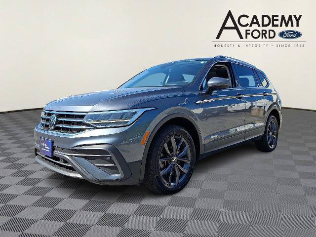 Used 2022 Volkswagen Tiguan SE AWD/4WD image 3