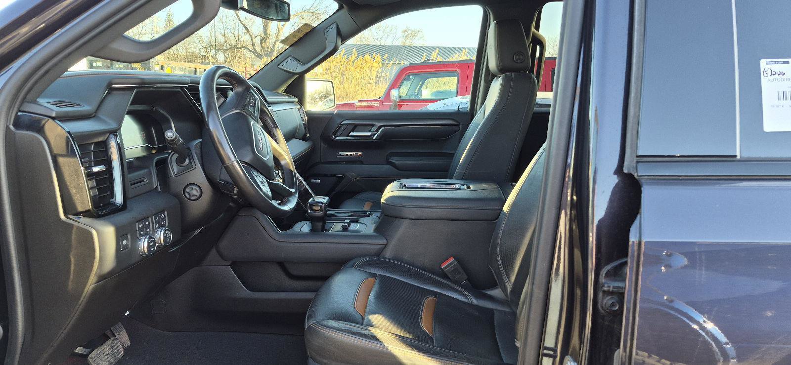 Used 2022 GMC Sierra 1500 AT4 w/ AT4 Preferred Package image 5