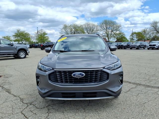 Certified 2023 Ford Escape Platinum w/ Premium Technology Package AWD/4WD image 2