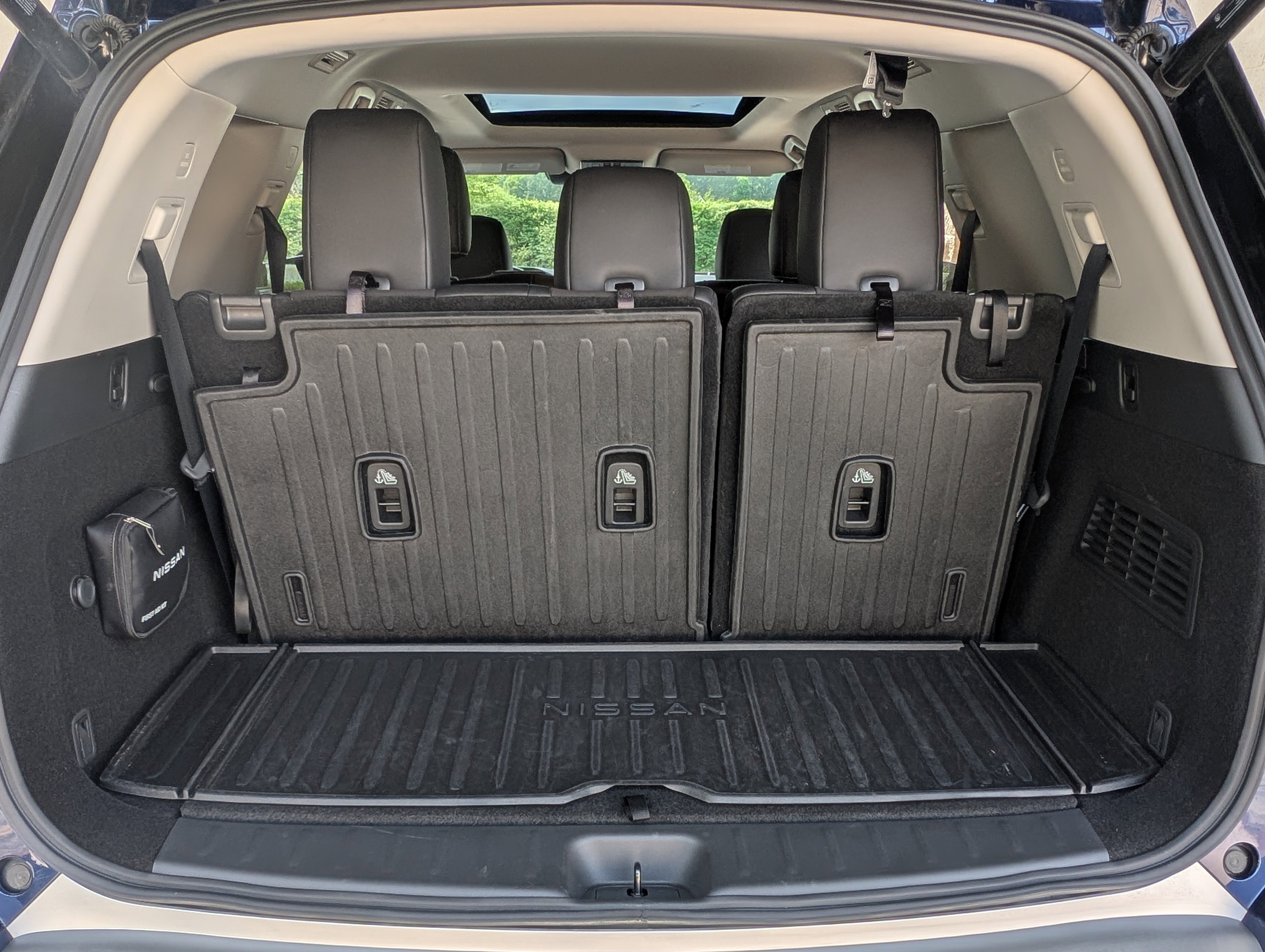 Used 2024 Nissan Pathfinder Platinum w/ Cargo Package image 20