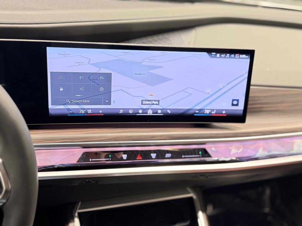 Used 2023 BMW 760i xDrive image 12