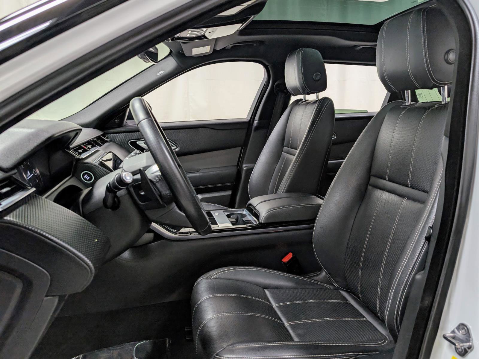 Used 2018 Land Rover Range Rover Velar S image 15