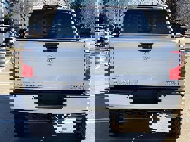 Used 2019 Nissan Titan PRO-4X w/ Pro-4x Convenience Package image 6