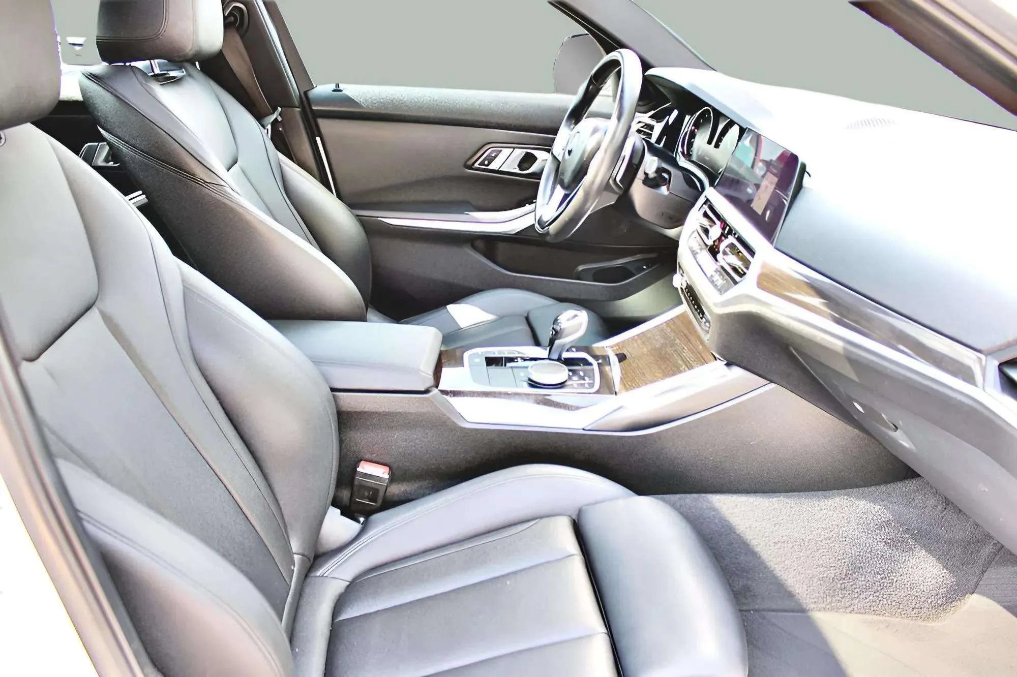 Used 2020 BMW 330i Sedan w/ Driving Assistance Package RWD image 23