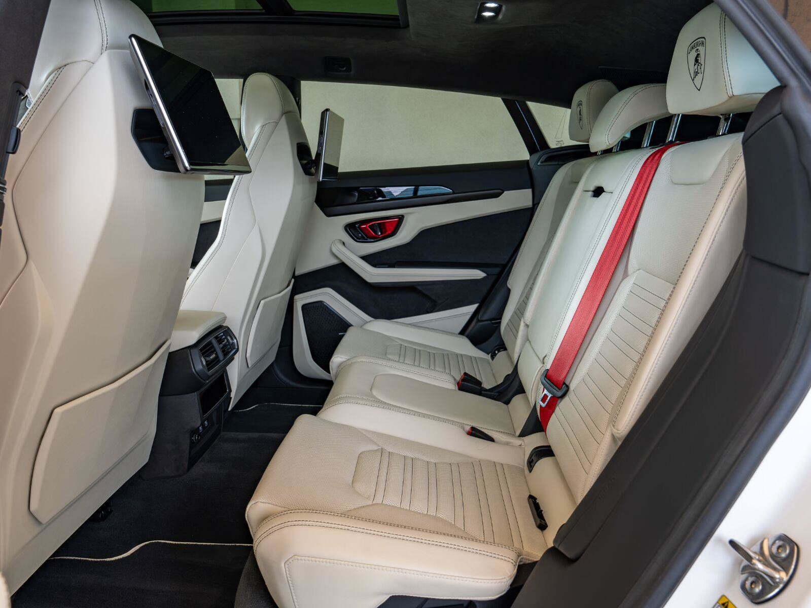 Used 2025 Lamborghini Urus SE AWD/4WD image 25