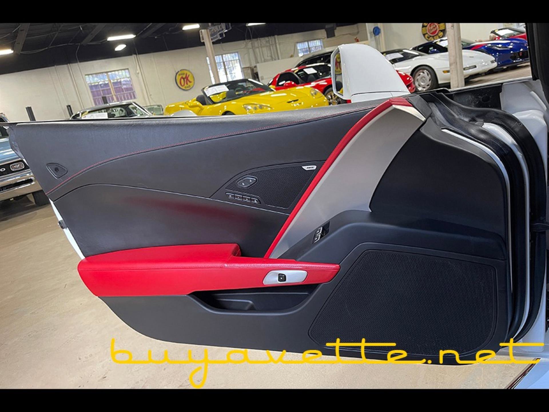 Used 2016 Chevrolet Corvette Z06 w/ 3LZ Preferred Equipment Group image 20