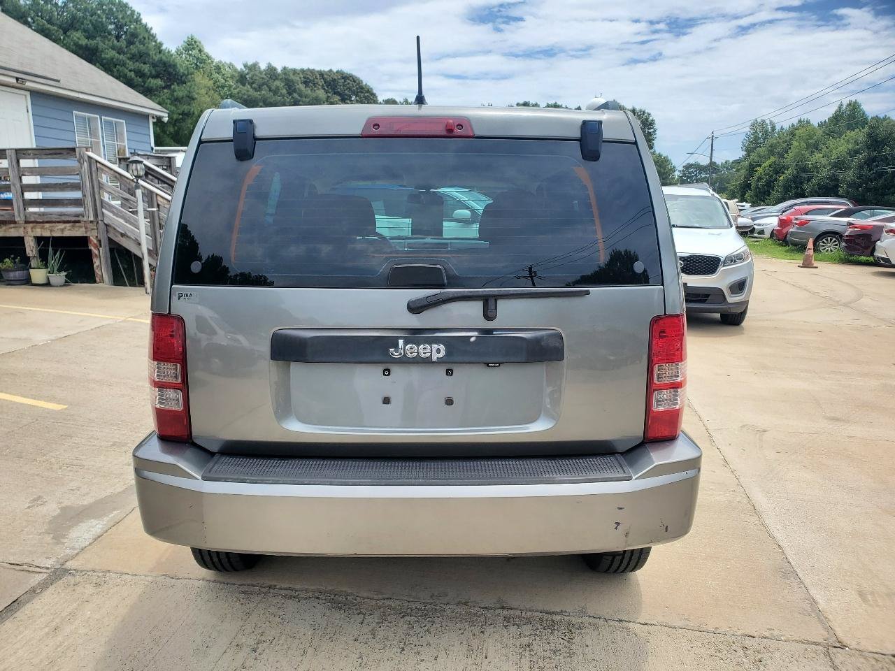 Used 2012 Jeep Liberty Sport RWD image 10