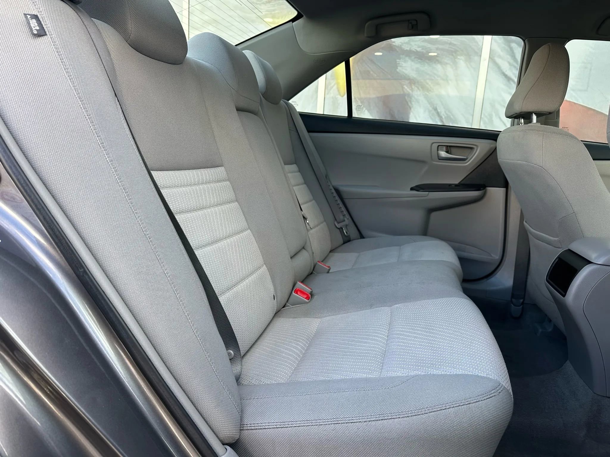 Used 2016 Toyota Camry LE FWD image 10