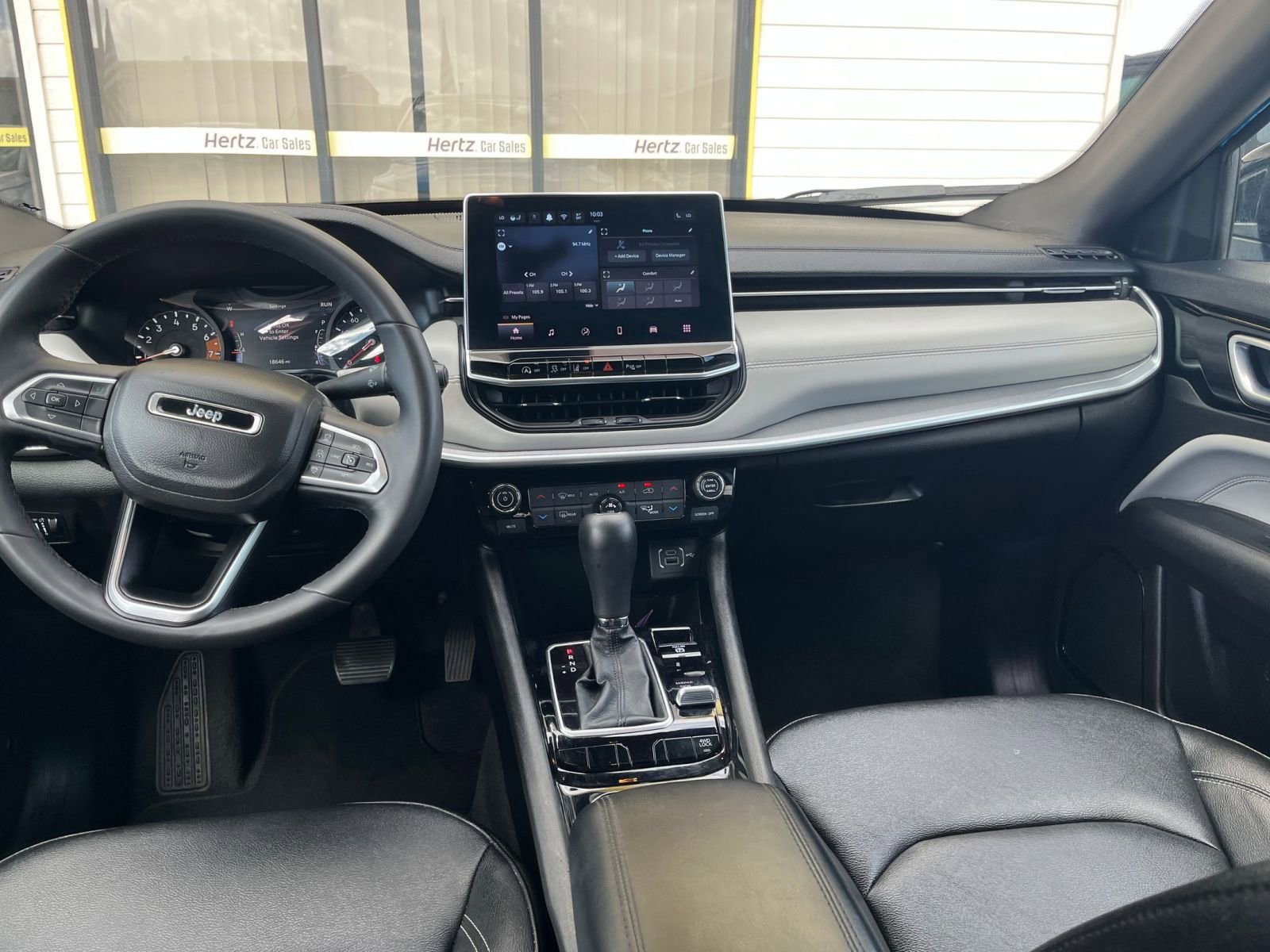 Used 2025 Jeep Compass Limited image 34