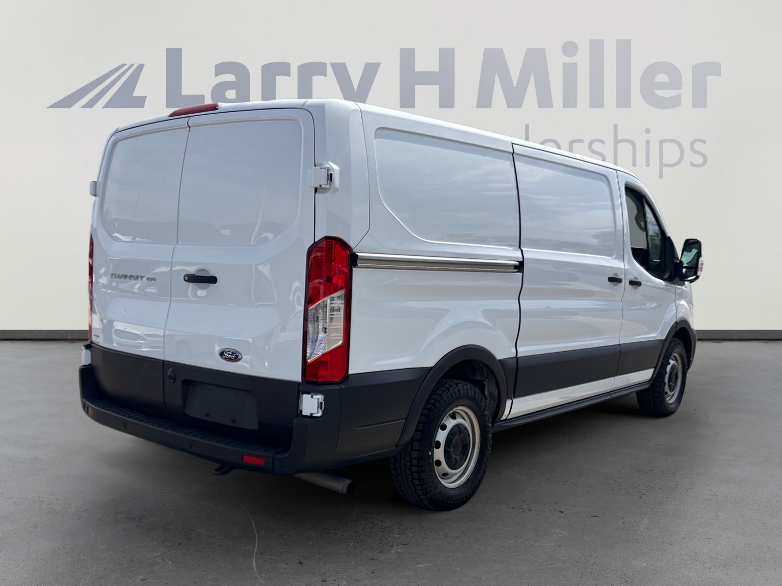 Used 2022 Ford Transit 150 Low Roof w/ Load Area Protection Package image 5