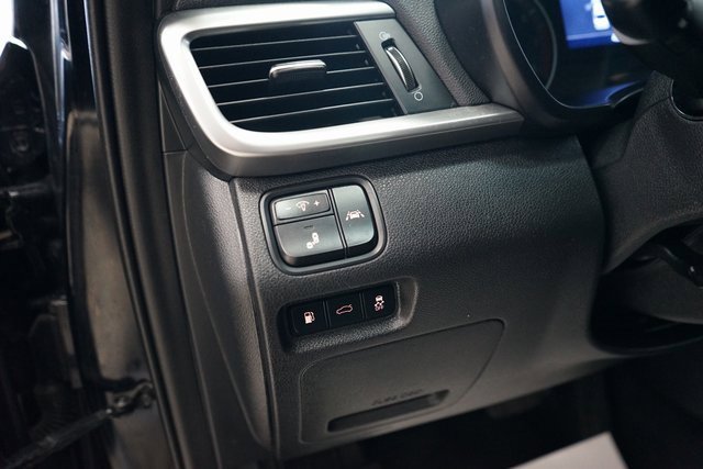 Used 2020 Kia Optima LX image 26