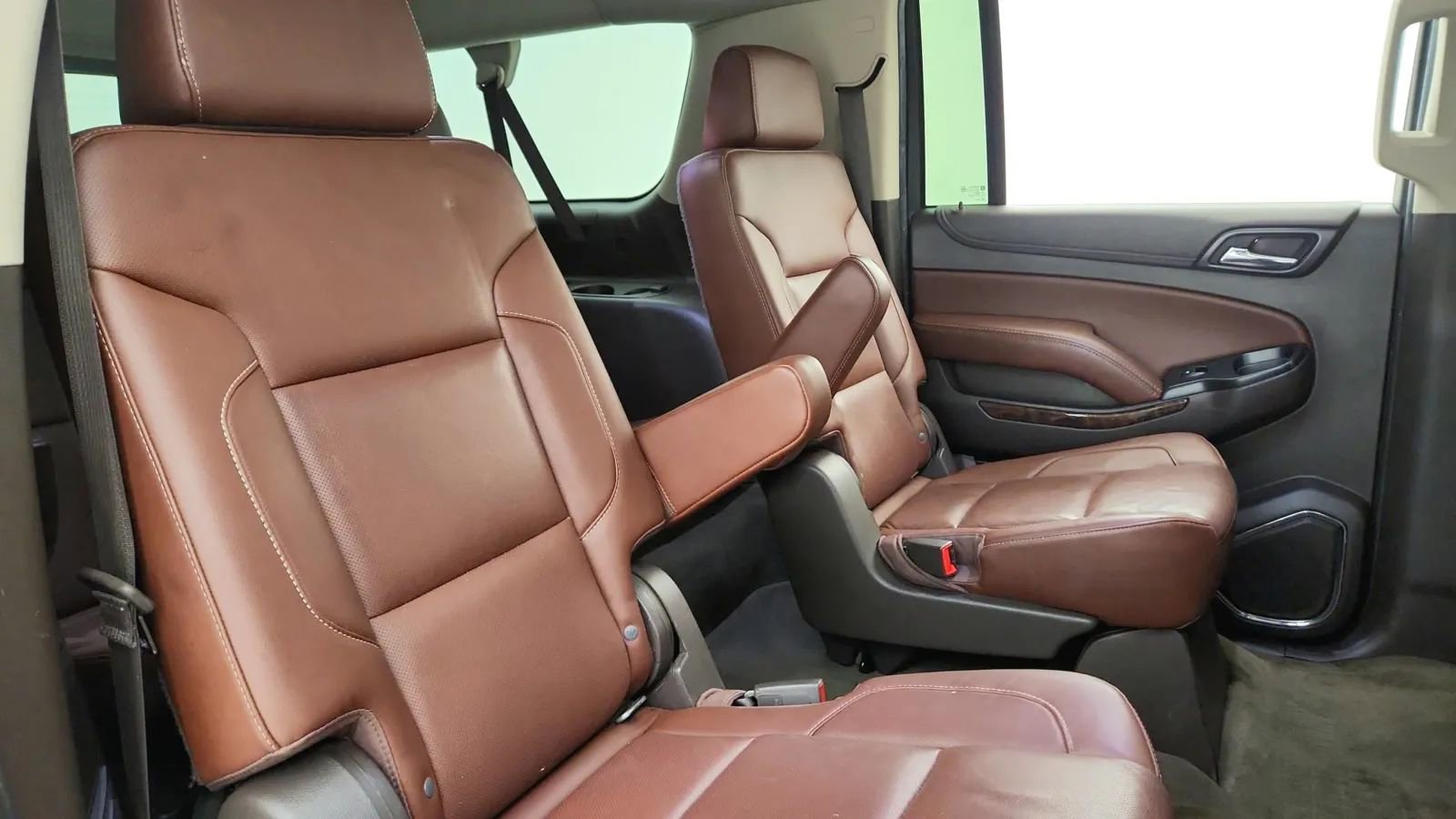 Used 2018 Chevrolet Suburban Premier image 40