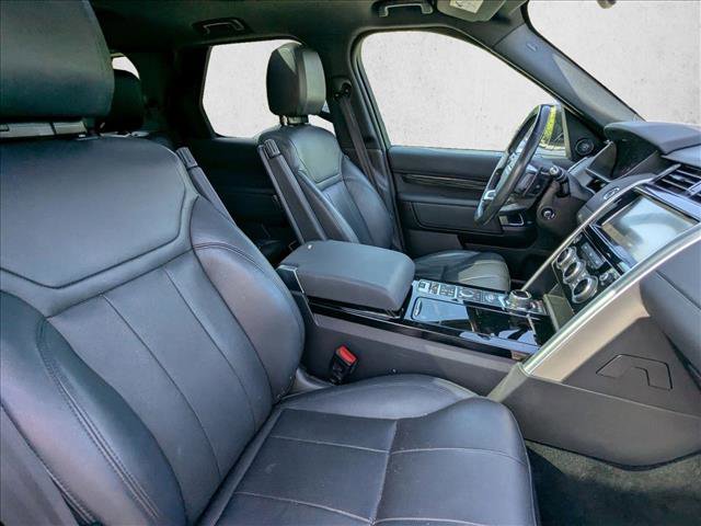 Used 2018 Land Rover Discovery HSE AWD/4WD image 21