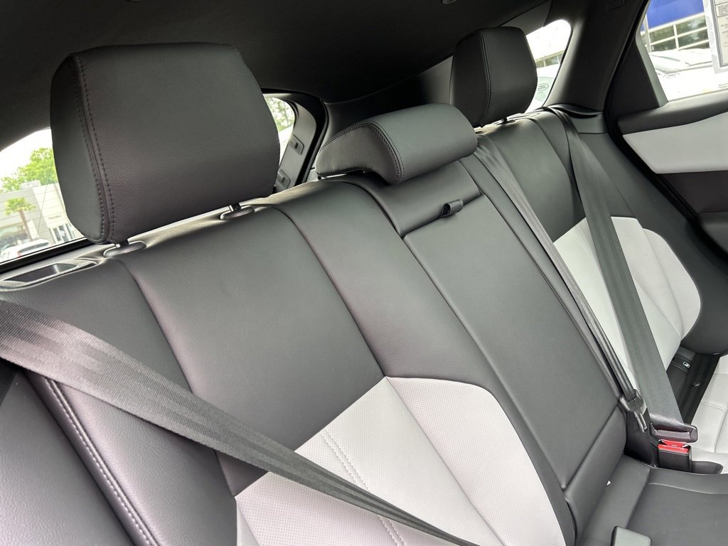 New 2026 Land Rover Range Rover Velar Dynamic SE image 18