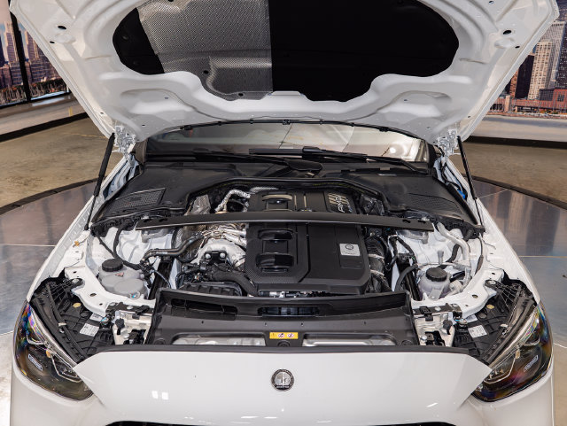 Used 2026 Mercedes-Benz C 43 AMG 4MATIC Sedan image 5
