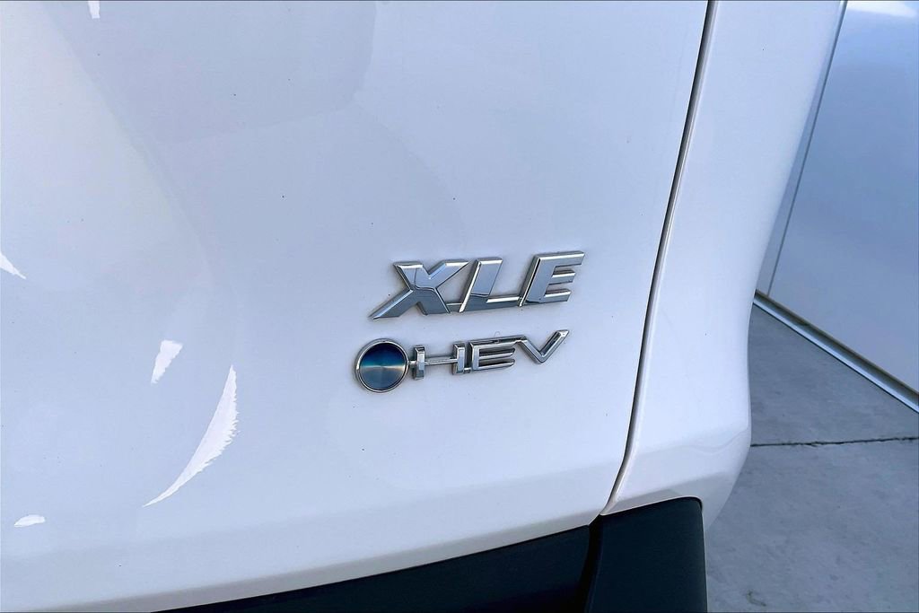 Used 2025 Toyota RAV4 XLE AWD/4WD image 8