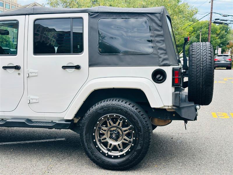 Used 2015 Jeep Wrangler Unlimited Sahara AWD/4WD image 37