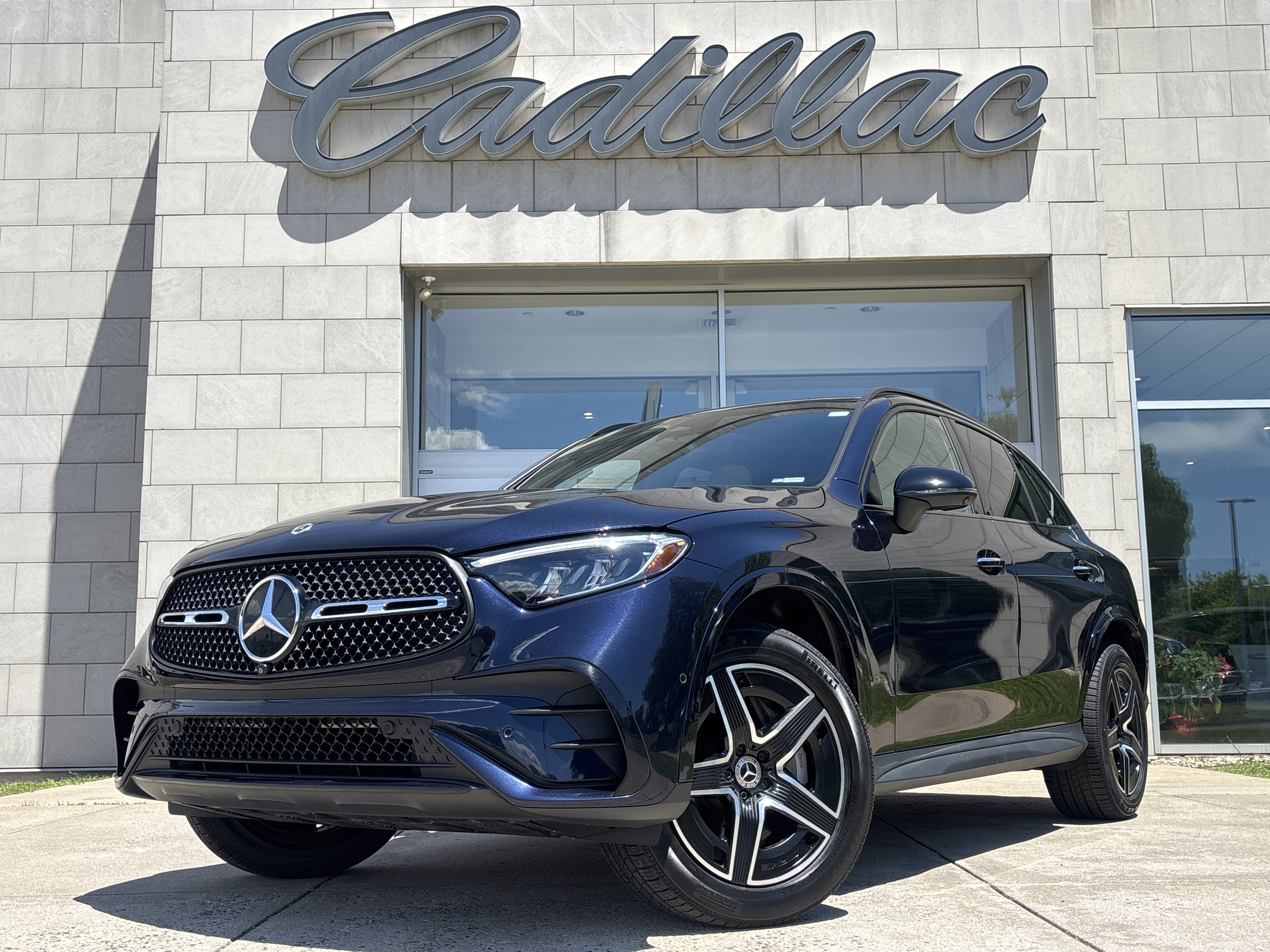 Used 2023 Mercedes-Benz GLC 300 4MATIC image 11