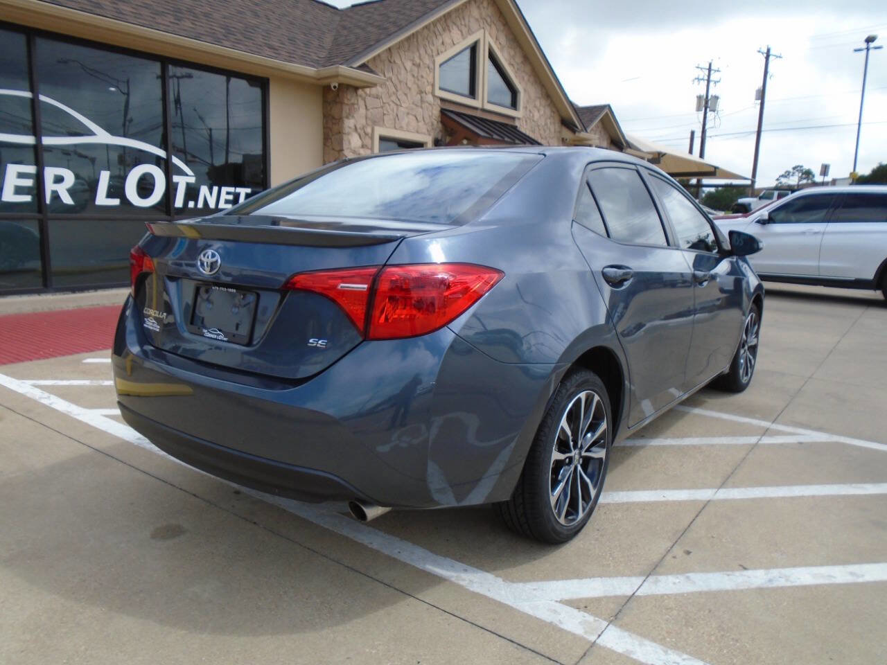 Used 2019 Toyota Corolla SE FWD image 8