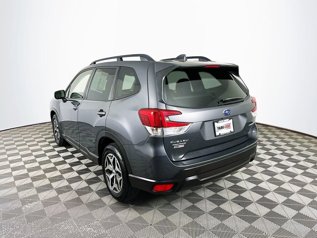 Used 2021 Subaru Forester Premium AWD/4WD image 7