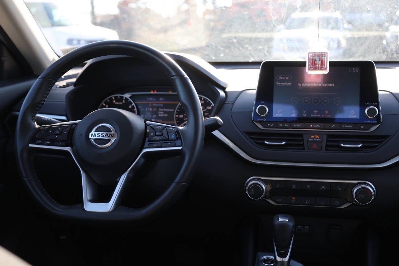 Used 2022 Nissan Altima 2.5 SV w/ SV Premium Package AWD/4WD image 23