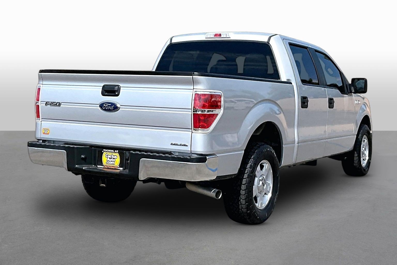 Used 2013 Ford F150 XLT w/ Mid Equipment Group RWD image 2