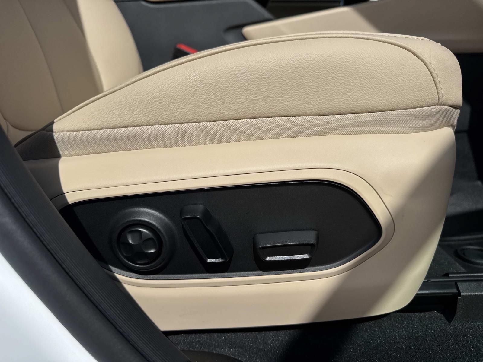 Used 2026 Jeep Grand Cherokee Limited RWD image 12