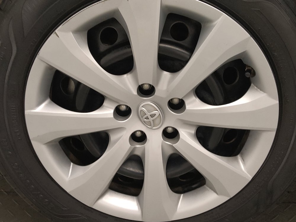 Used 2021 Toyota Corolla LE FWD image 31