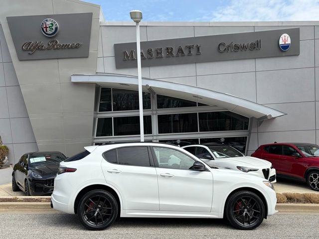 Used 2021 Alfa Romeo Stelvio Ti Sport AWD/4WD image 4
