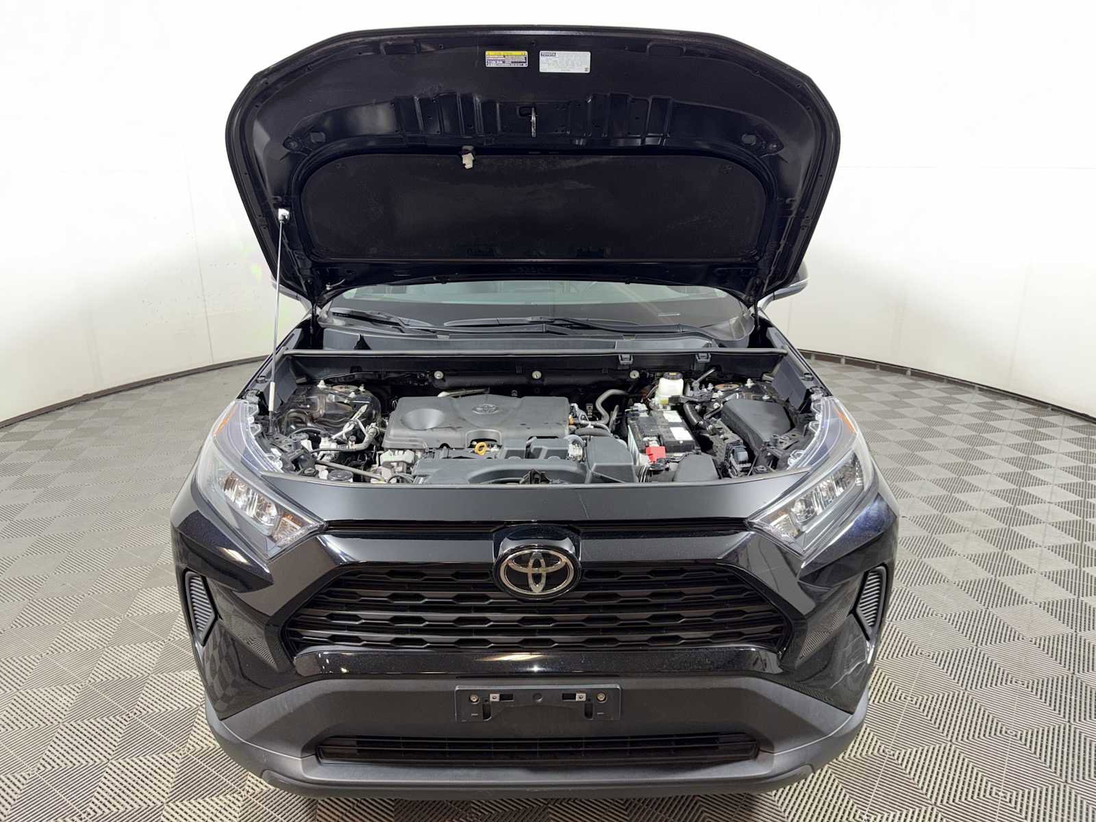 Used 2022 Toyota RAV4 LE AWD/4WD image 28