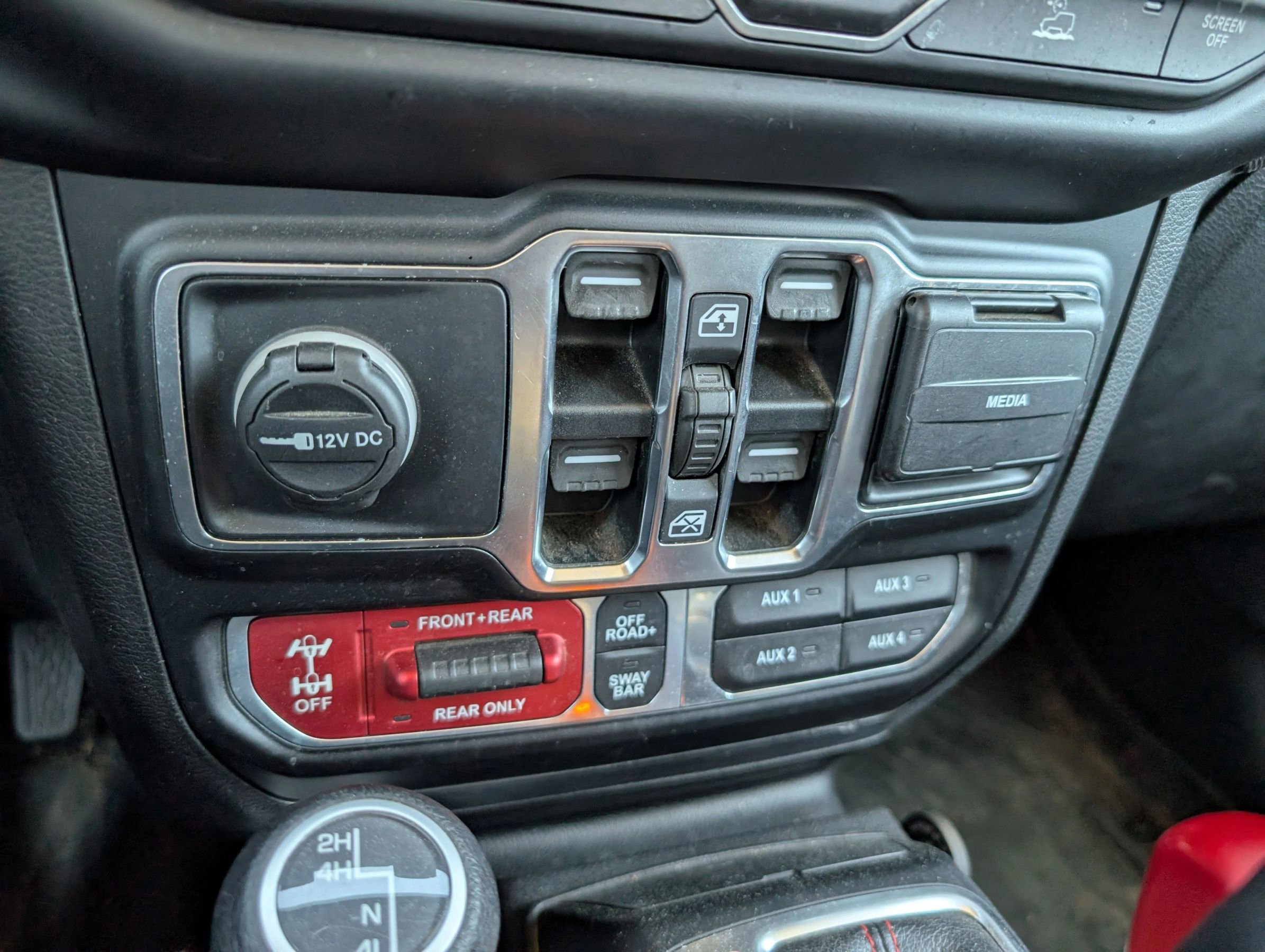 Used 2020 Jeep Gladiator Rubicon image 25